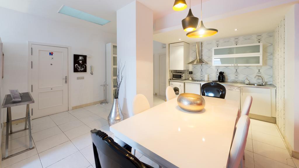 Ferienwohnung Wootravelling Plaza De Oriente Homtels Madrid Exterior foto